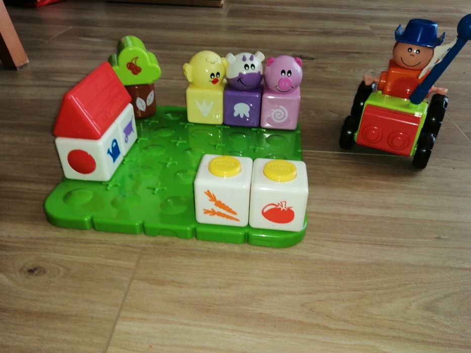 Quinta com peças de encaixe	Chicco	18 peças*