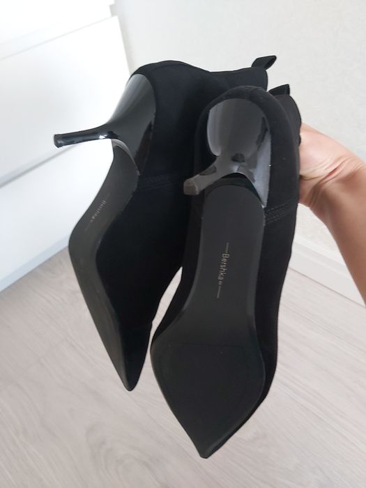 Ботинки женские  Bershka