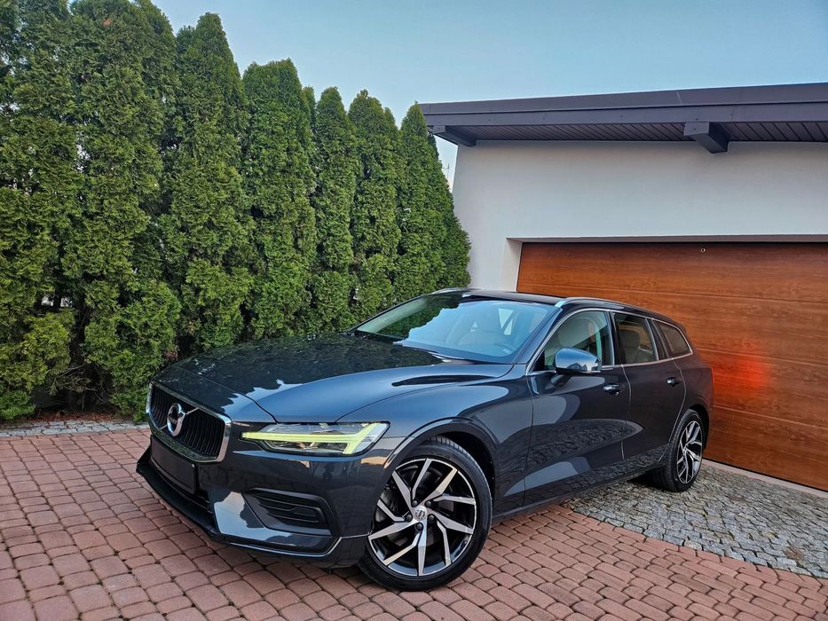 Volvo V60 T5_Elegancki jasny środek_Lane asist_El siedzenie+el klapa_Webasto_