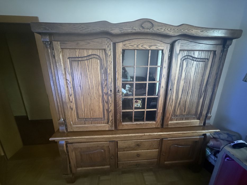 Szafa w stylu antycznym
