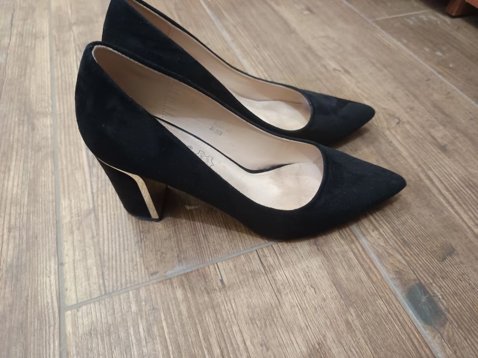 Buty czarne zamszowe