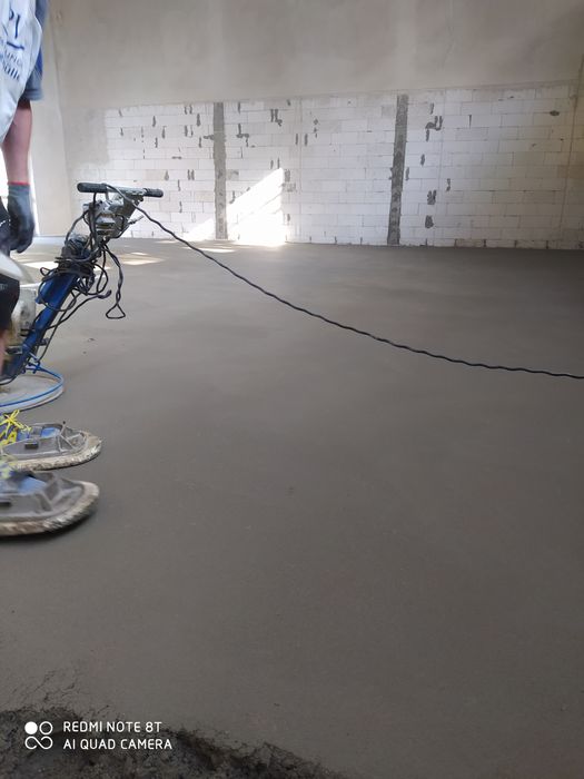 Tynki maszynowe posadzki styrobeton izolacje pianą pur I celulozą