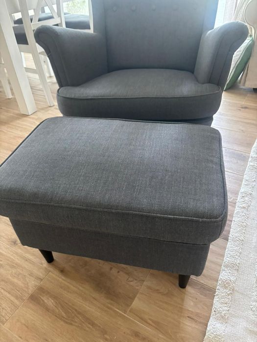 Fotel "Uszak"  IKEA z podnóżkiem