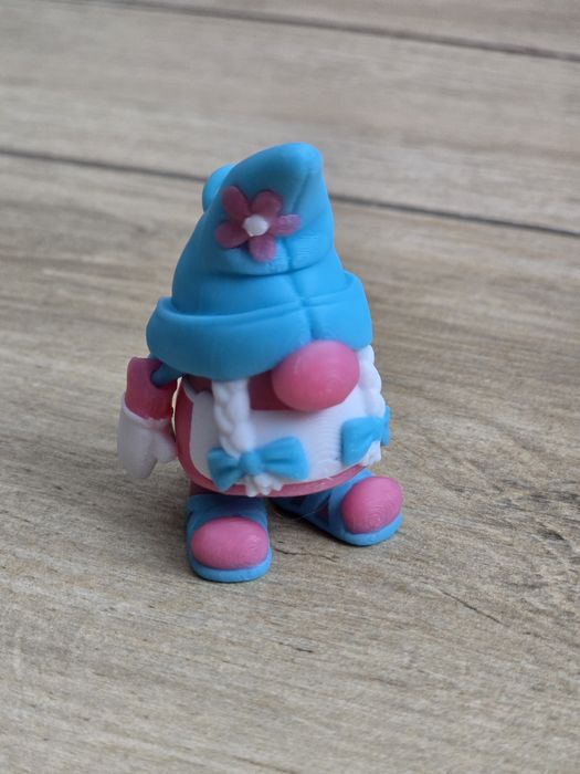 Gnom Girl 2w1 Brelok i magnes na lodówkę 3d - Brelok Druk3d fidget