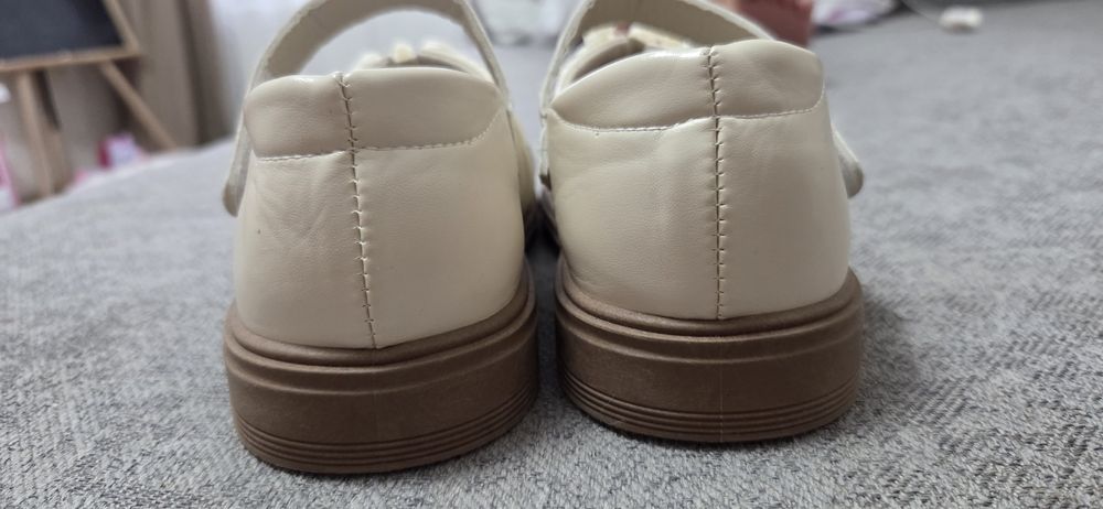 Туфлі для дівчинки