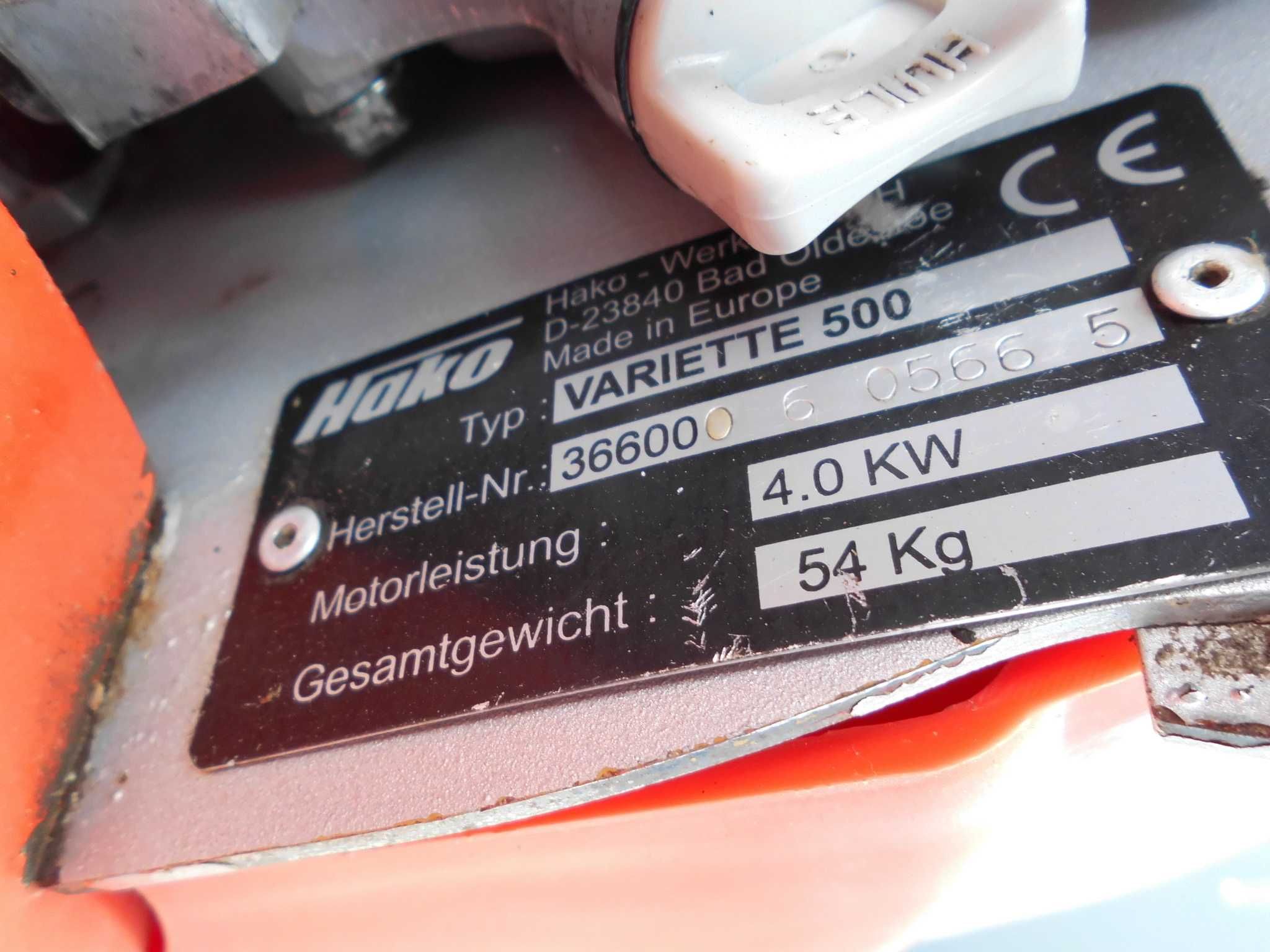 Profesjonalna zamiatarka spalinowa Hako  Honda  5,5 HP -100 cm