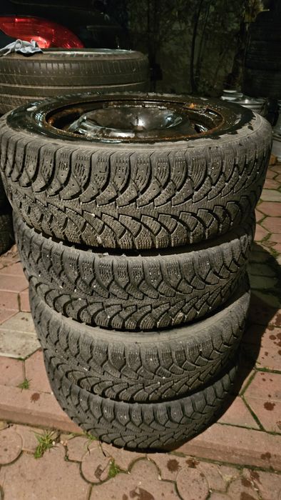 Зимова гума шини нокиан 195 65 15