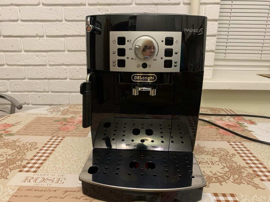 Кавомашина Delonghi