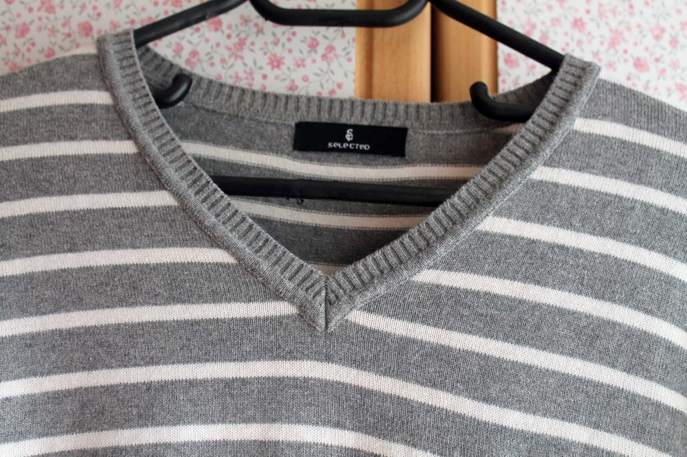 męski szary sweter premium w białe paski Selected