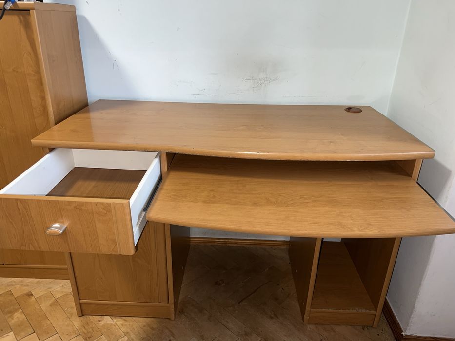 Компʼютерний робочий ігровий стіл