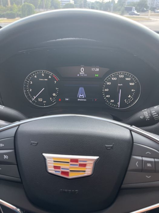 Продам Cadillac XT5