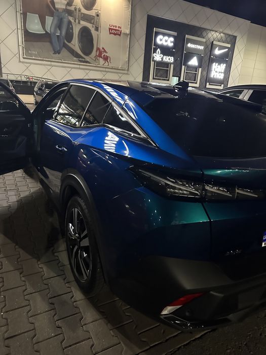 Автомобіль Peugeot 408 пежо 408