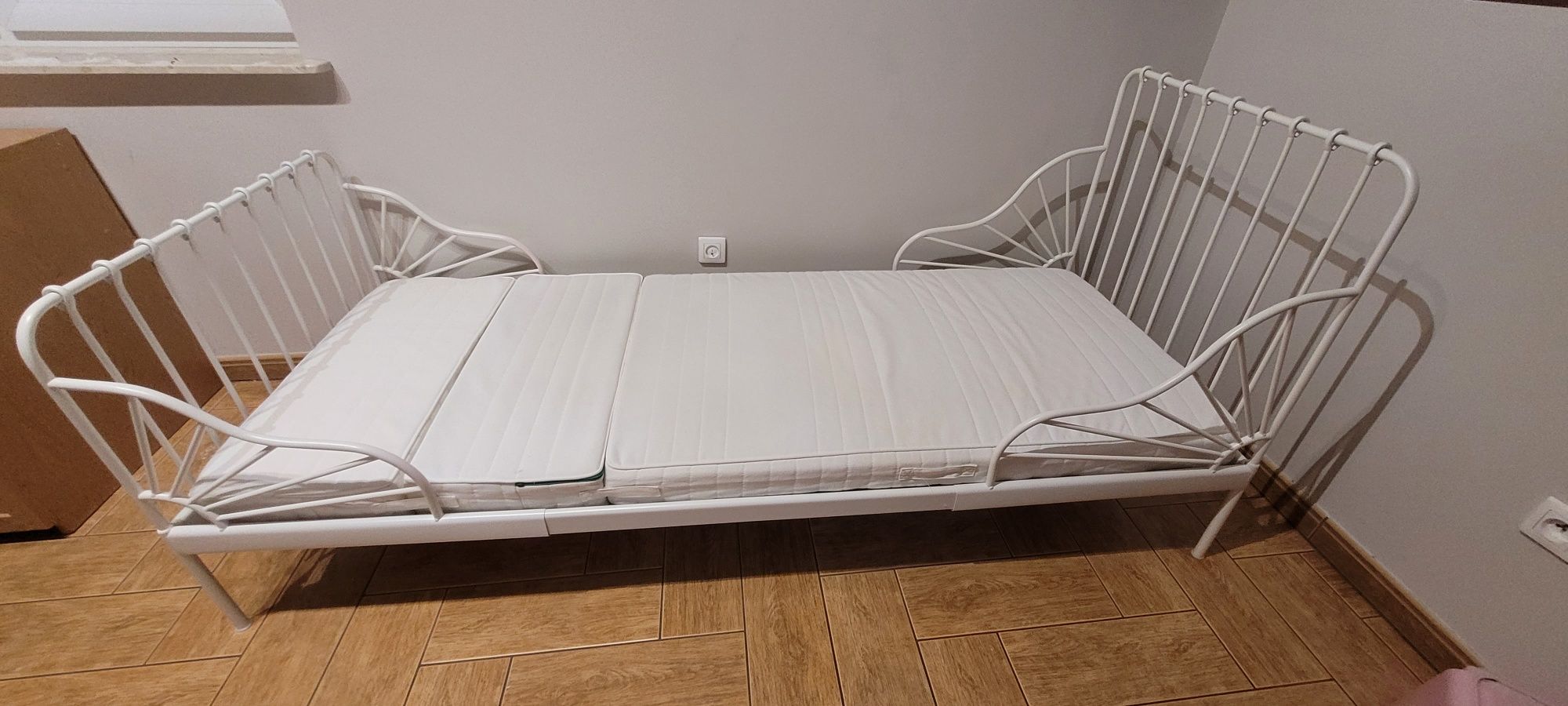 Ikea Minnen łóżko rozsuwane z materacem i dnem
