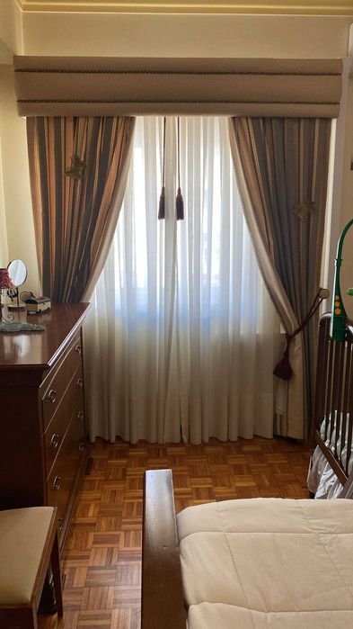 Vendo cortinados com sanefa