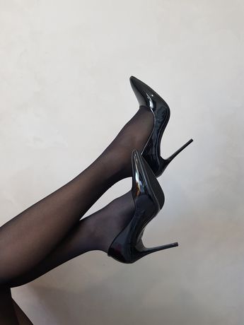 Туфли женские черные лаковые . Лодочки на шпильке