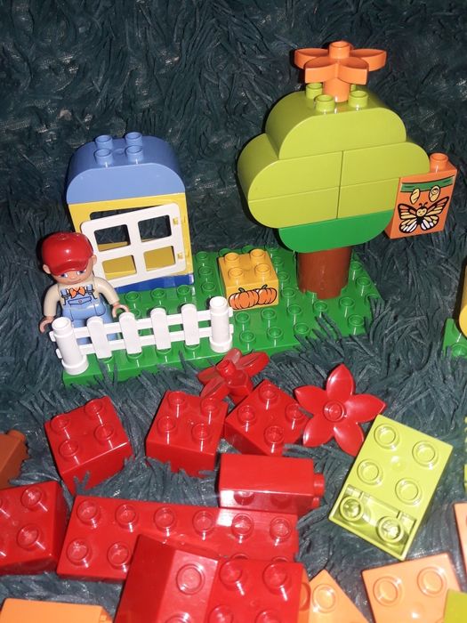73 елементи + пластинка оригінального лего дупло
