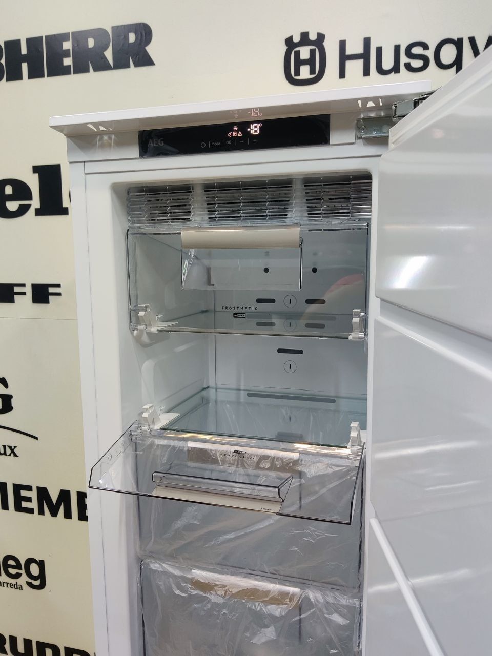 Вбудована морозильна камера AEG™ No Frost. Нова! Made in Italy.