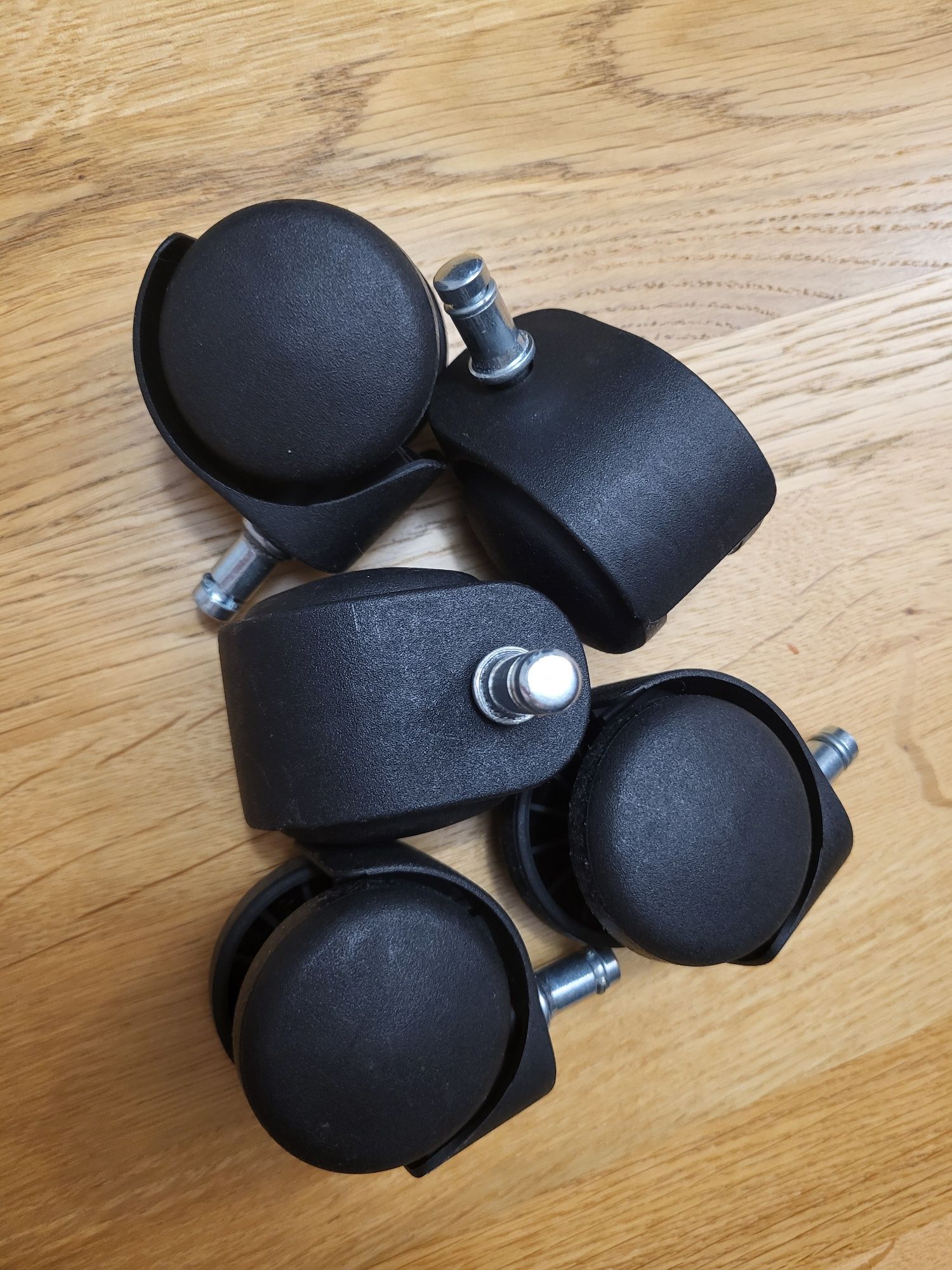 Kółka do fotela obrotowego biurowego do krzesła Fi 10 dł 22mm ikea
