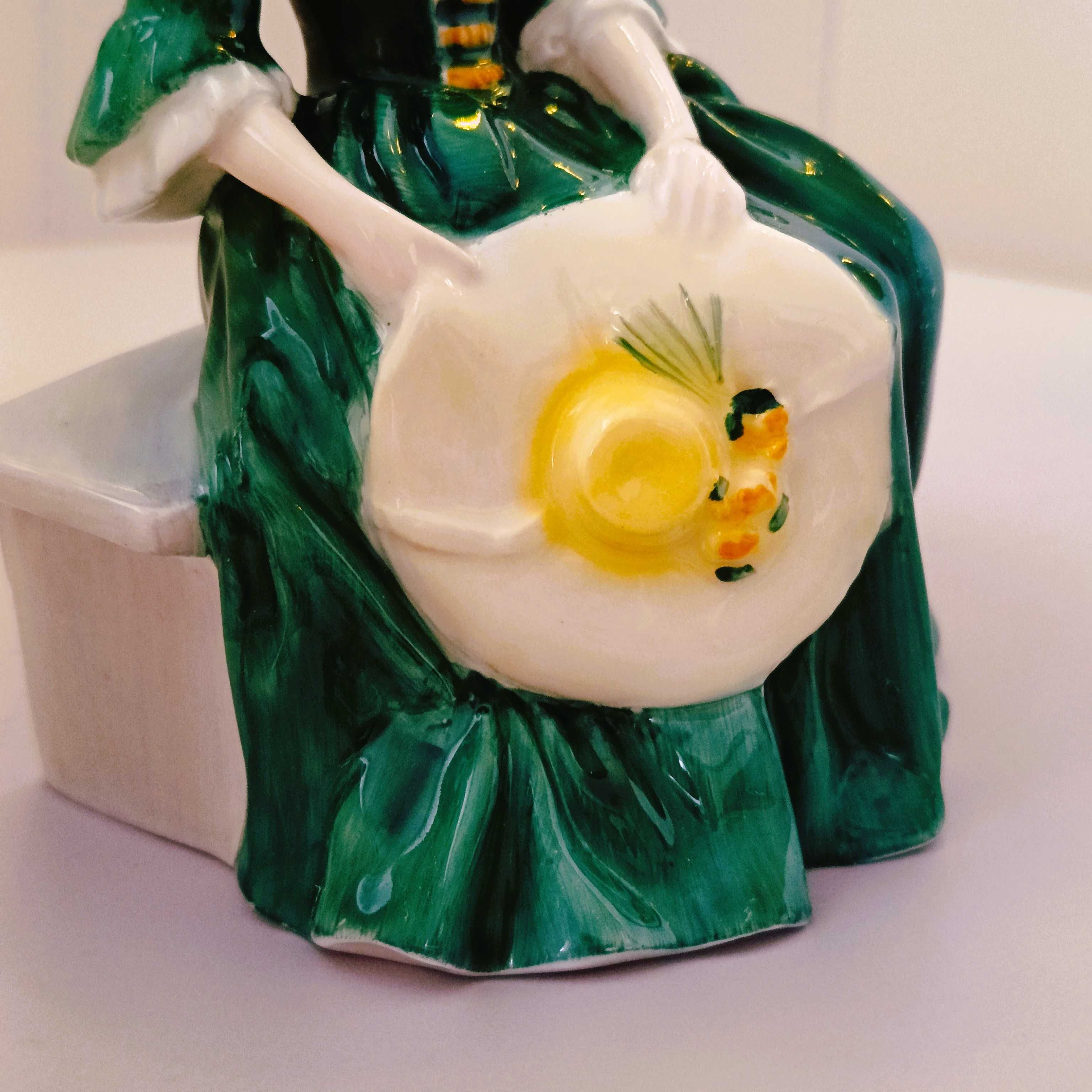 **szmaragdowa DAMA na ławce Royal Doulton 1959+