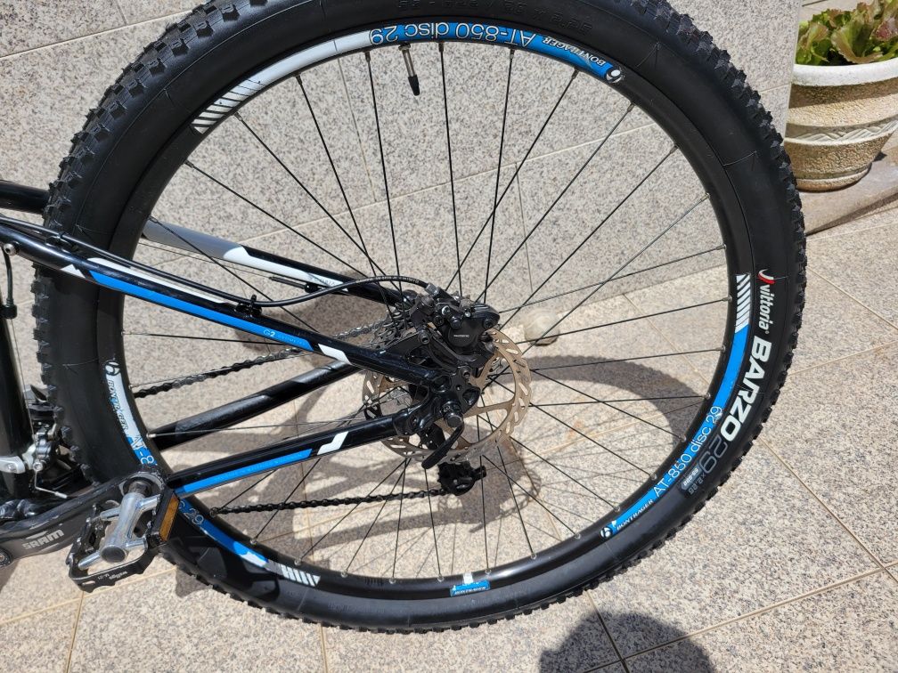 Vendo bicicleta Trek roda 29 tamanho M