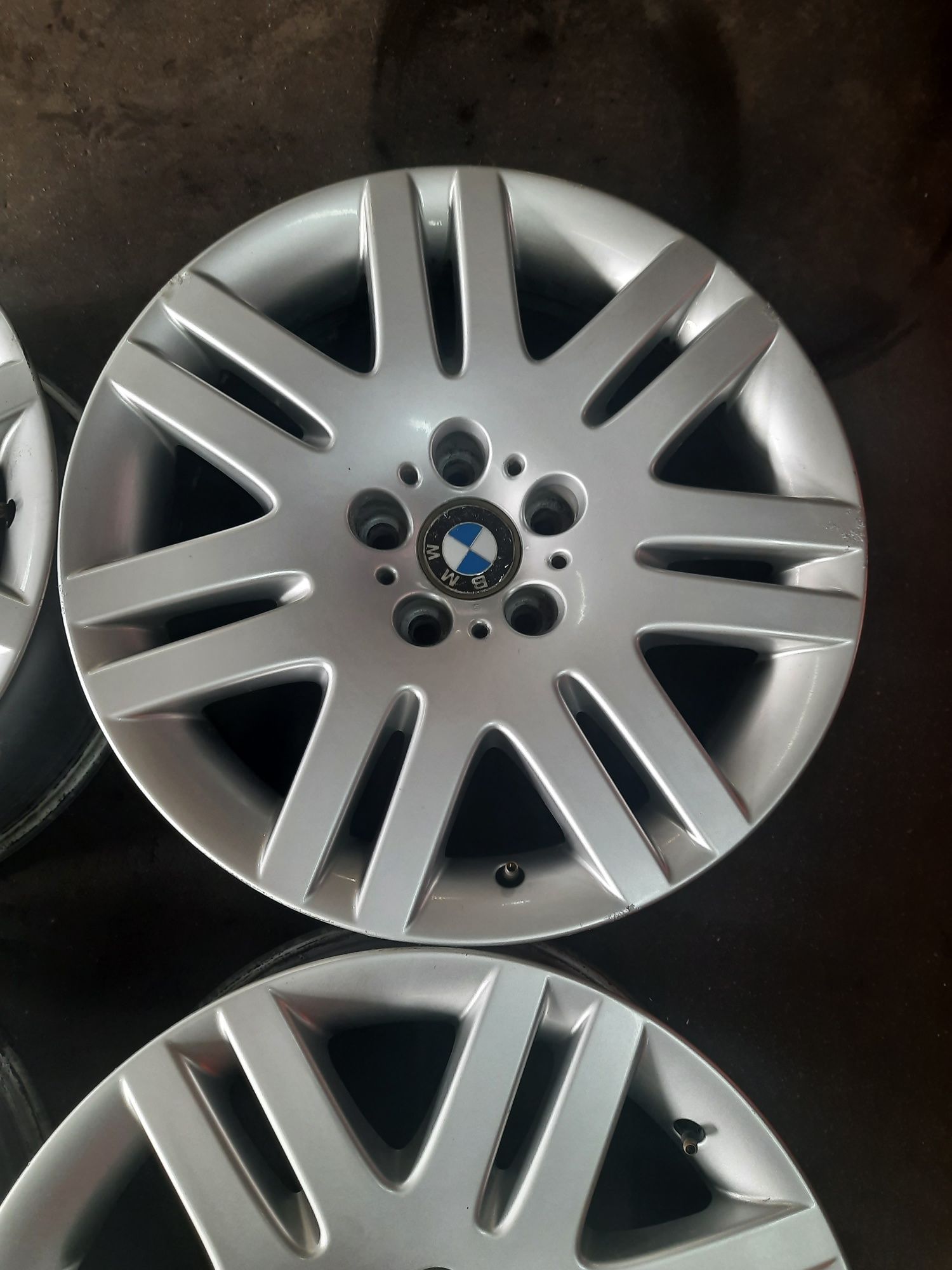 (005) Felgi 18" 5x120 is 24 8j - BMW