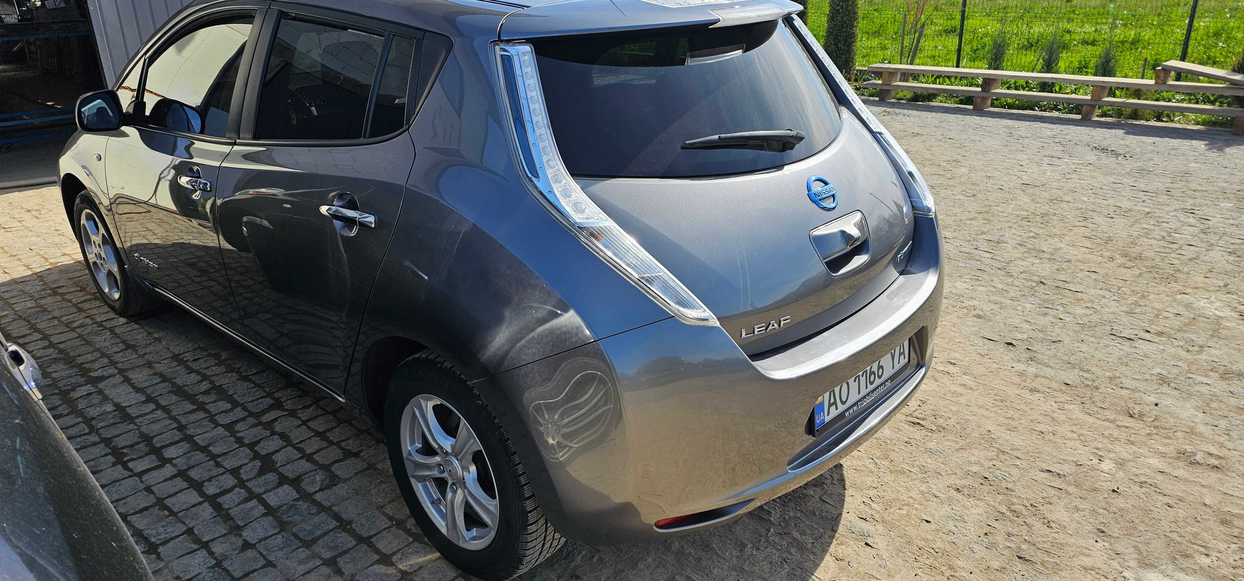 Продам Nissan Leaf 2016