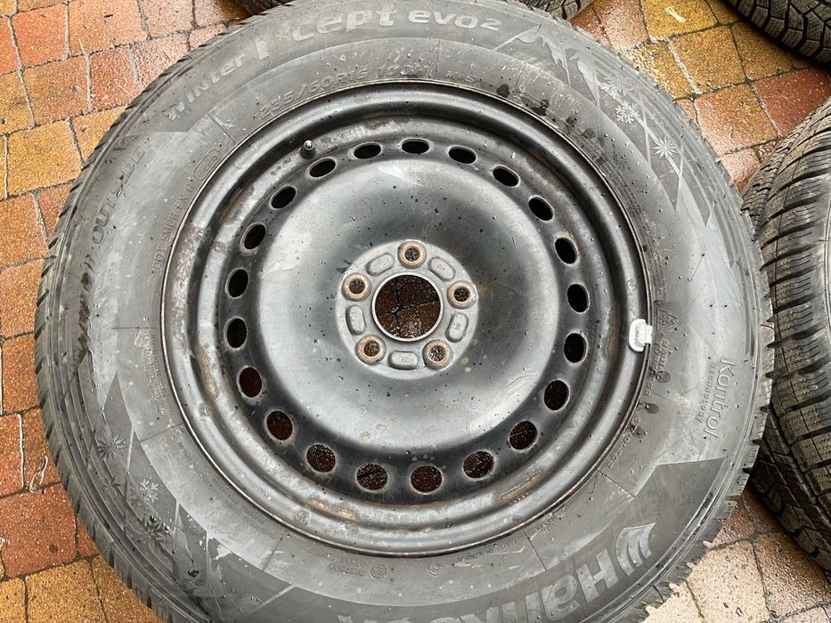 3655. Koła zimowe Ford Kuga 5x108 ET50 235/60/16 7.5mm 2023r