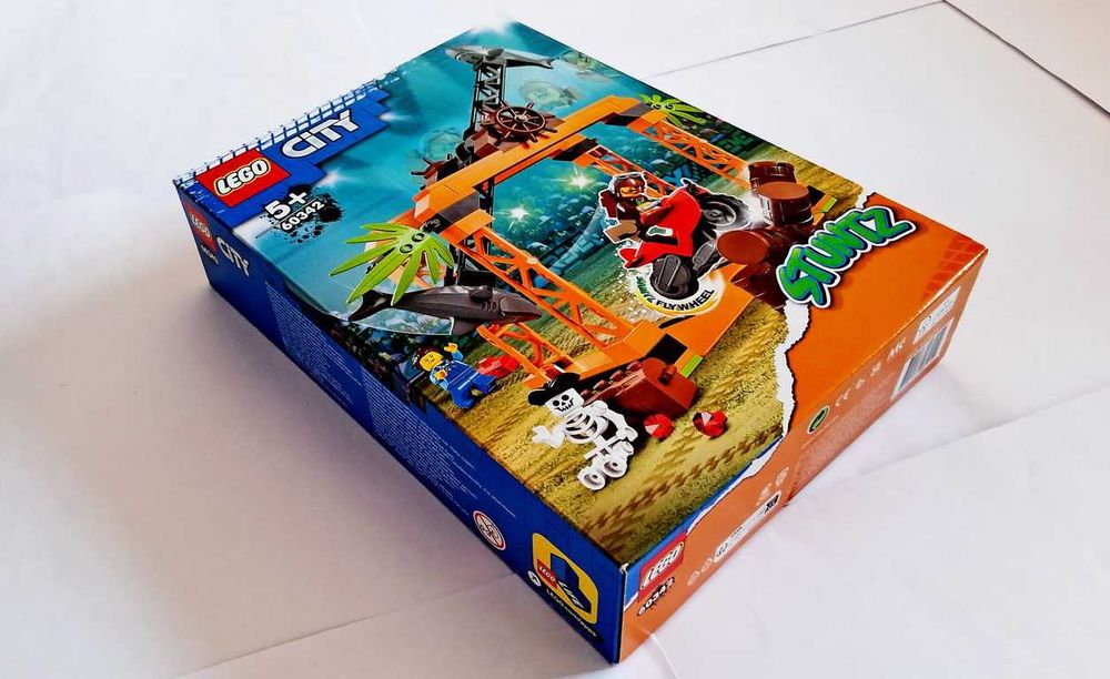 LEGO City Stuntz 60342 The Shark Attack Stunt Challenge selado