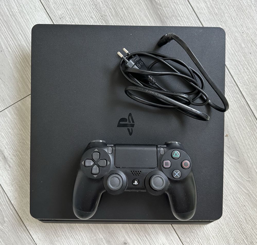 PlayStation 4 Slim