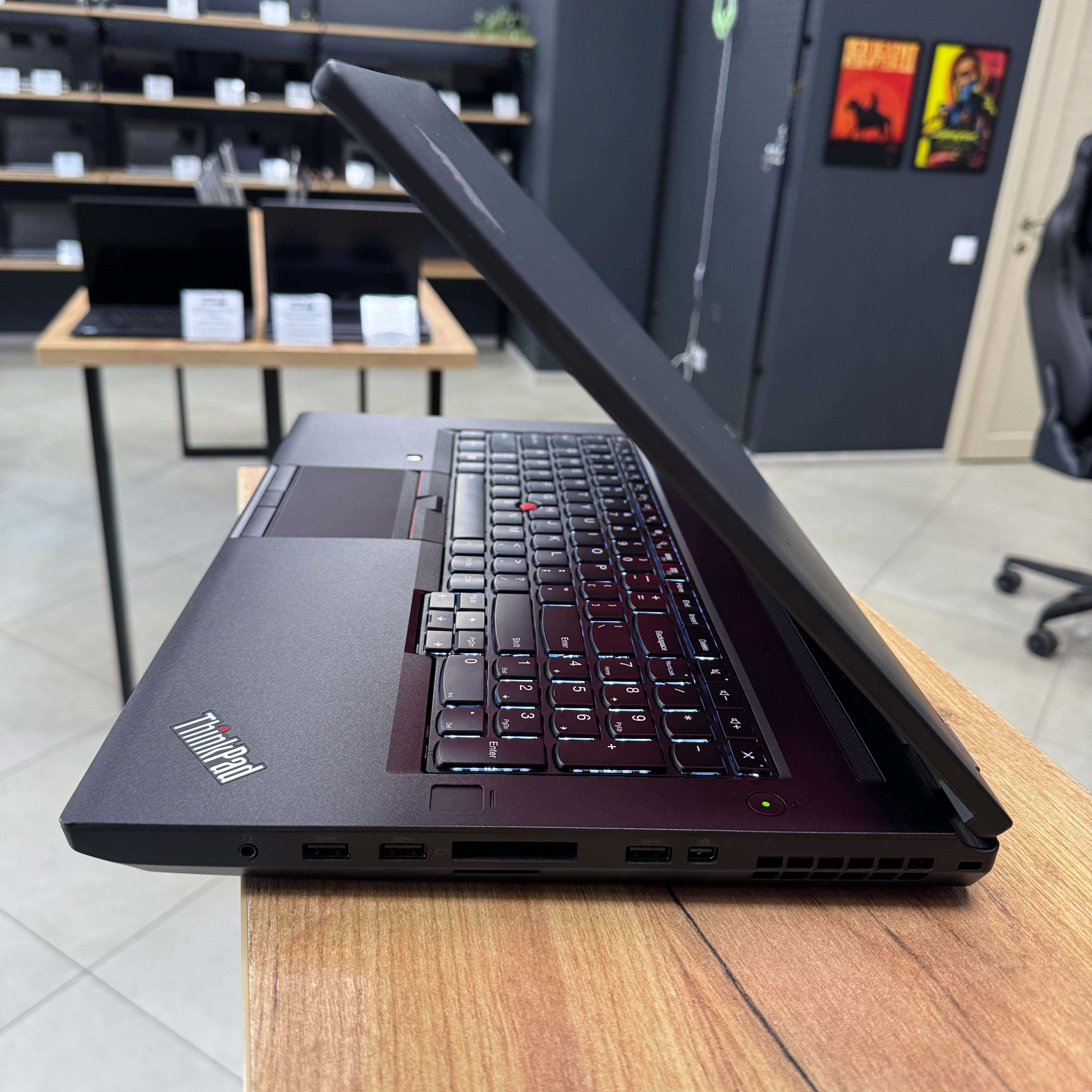 Hоутбук Lenovo ThinkPad [17.3" 4K] - Xeon E3/Quadro M4000M 4 GB/16 GB