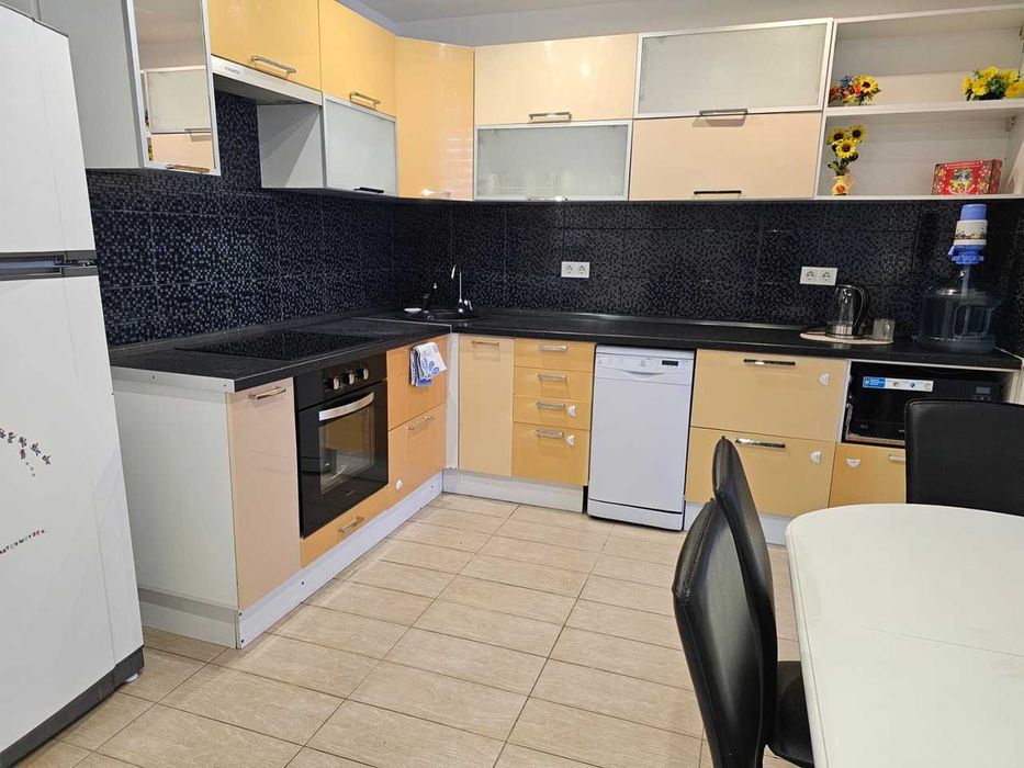 Продам 3-к квартиру (91м2) в кирпиче, ж/м Солнечный, пер. Любарского