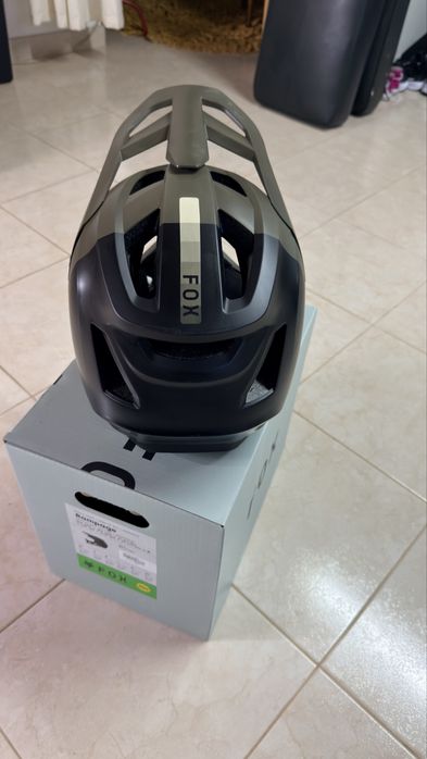 Capacete FOX ideal para trotinetes e bicicletas!
