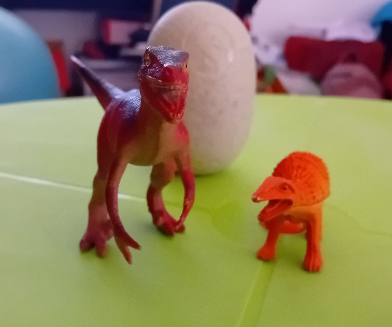 2 Dinossauros e Ovo