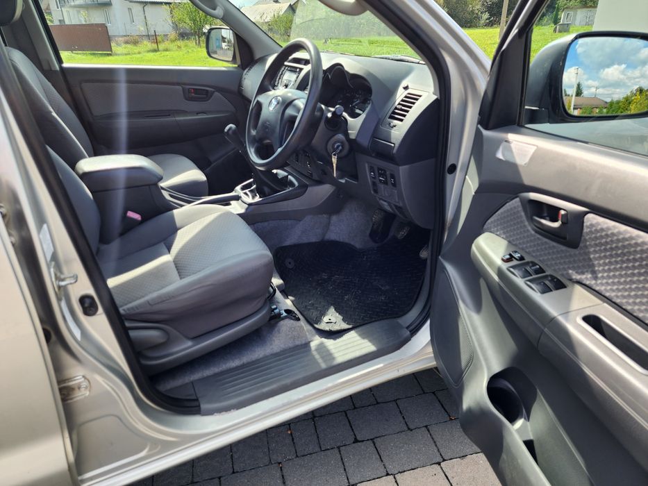 Toyota Hilux 2.5 diesel 2014 рік ІДЕАЛ!