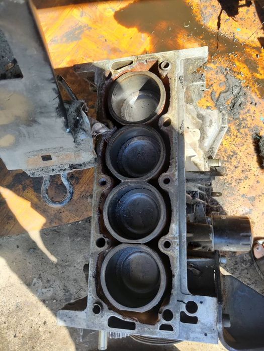 Двигун 1.8 Пежо Рено Сітроен