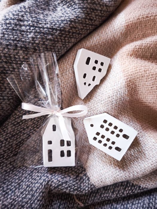 Urocze domki figurki upominki na prezent