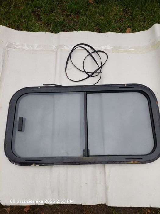 Okno kamper przyczepa