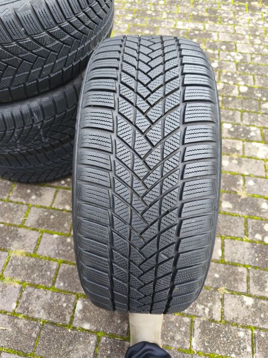 Opony zimowe 235/50 R 19