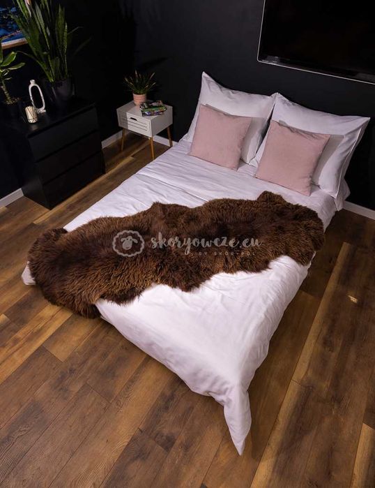 Dywan/ zszywka 2 skóry owcze brązowe