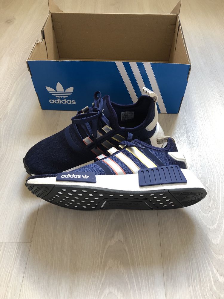 Adidas NMD R1 c/ caixa