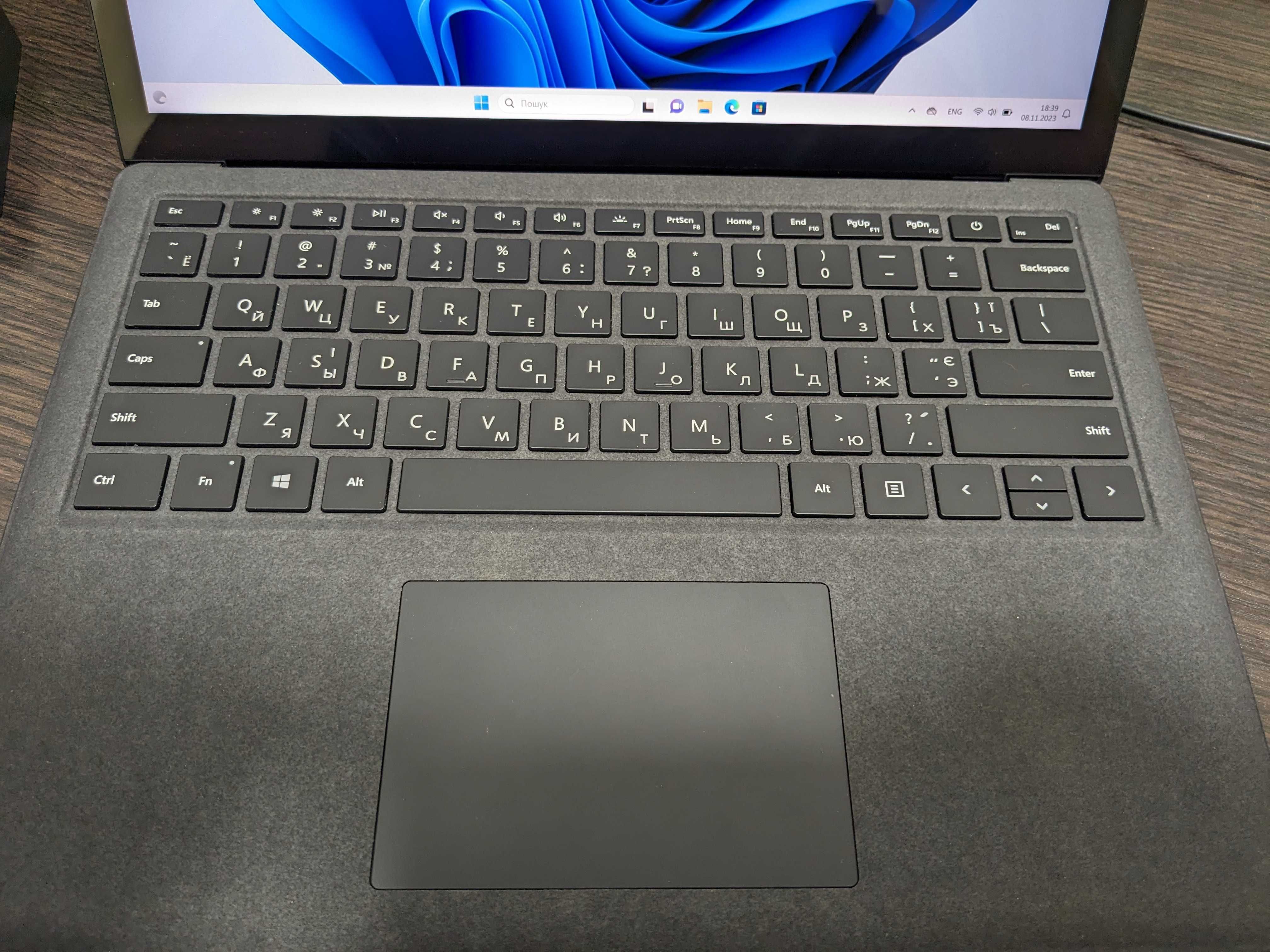 Microsoft Surface Laptop 2 - 13.5" - Core i7--8650U/16gb/512gb #25
