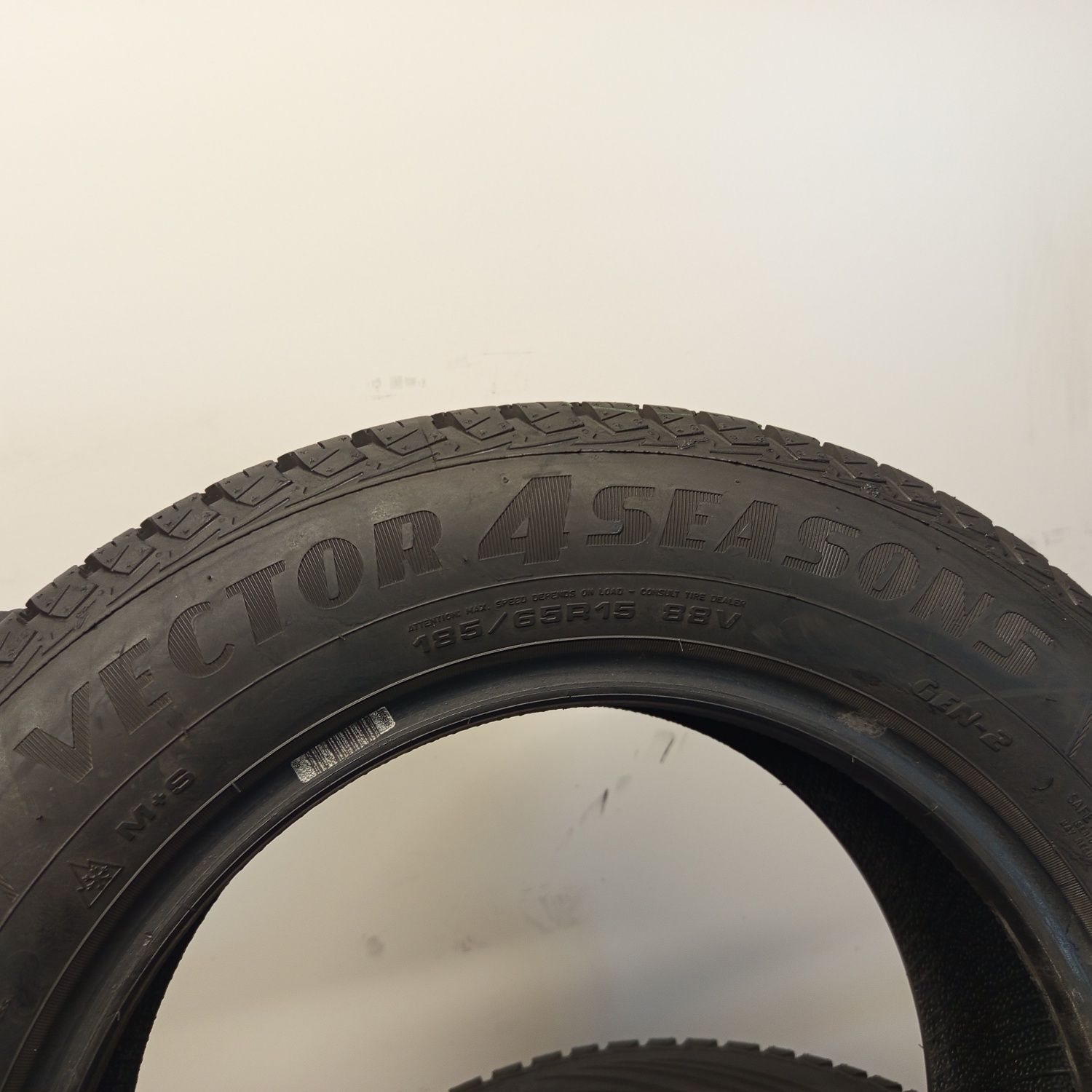 185/65R15 Goodyear Vector 4Seasons GEN2