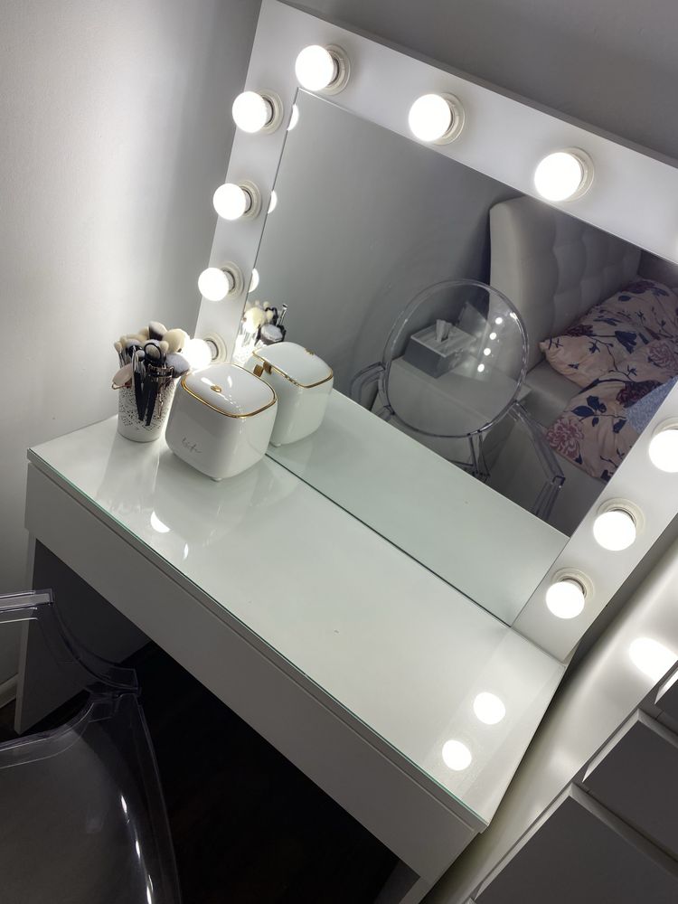 Toaletka z lustrem led