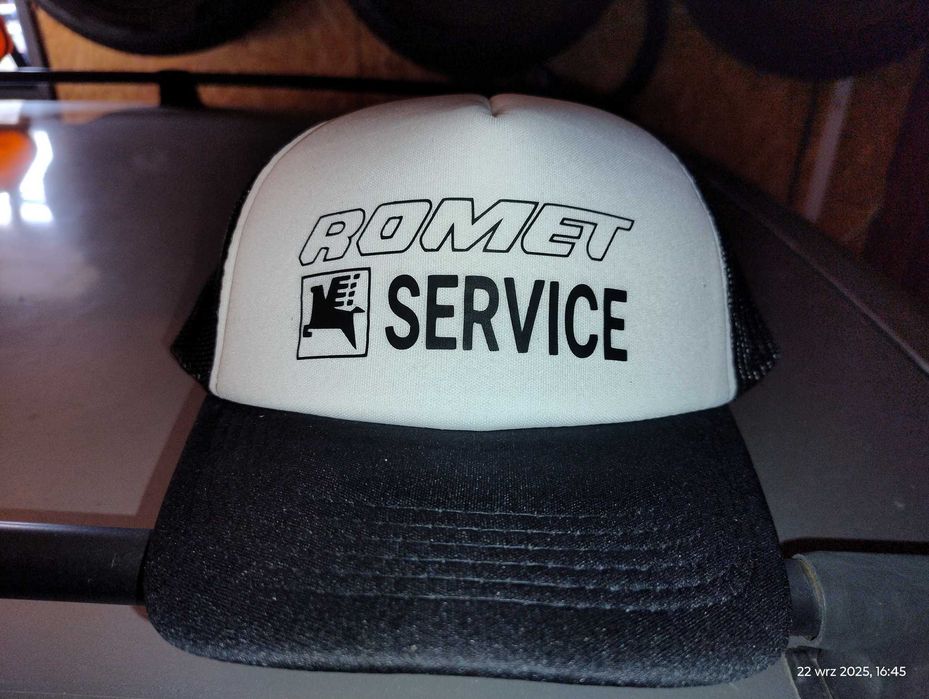 Czapka tirówka z napisem Romet Service