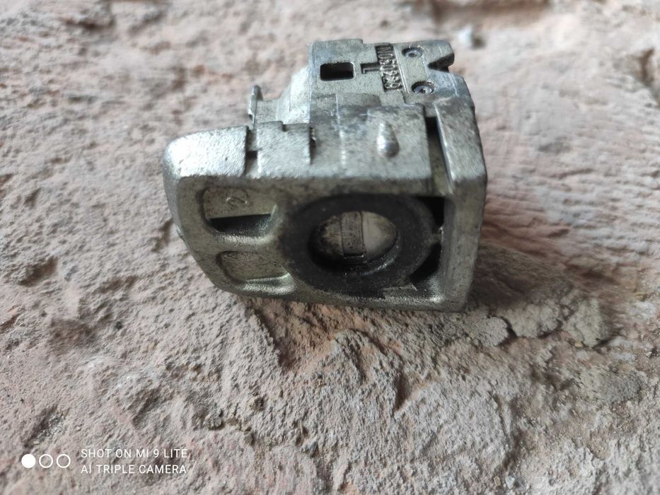 Корпус з вкладишем замка водійської дверки nissan qashqai j10