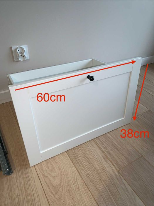 cztery Szuflady IKEA Besta z frontami Hanviken i uchwytami Bagganas