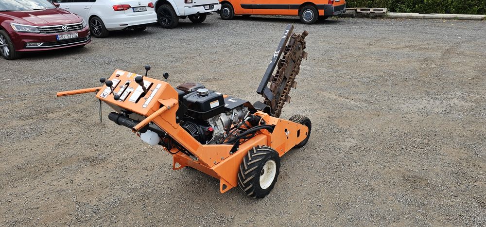 Koparka łańcuchowa Barreto E1330D-4C vermeer ditch witch Honda