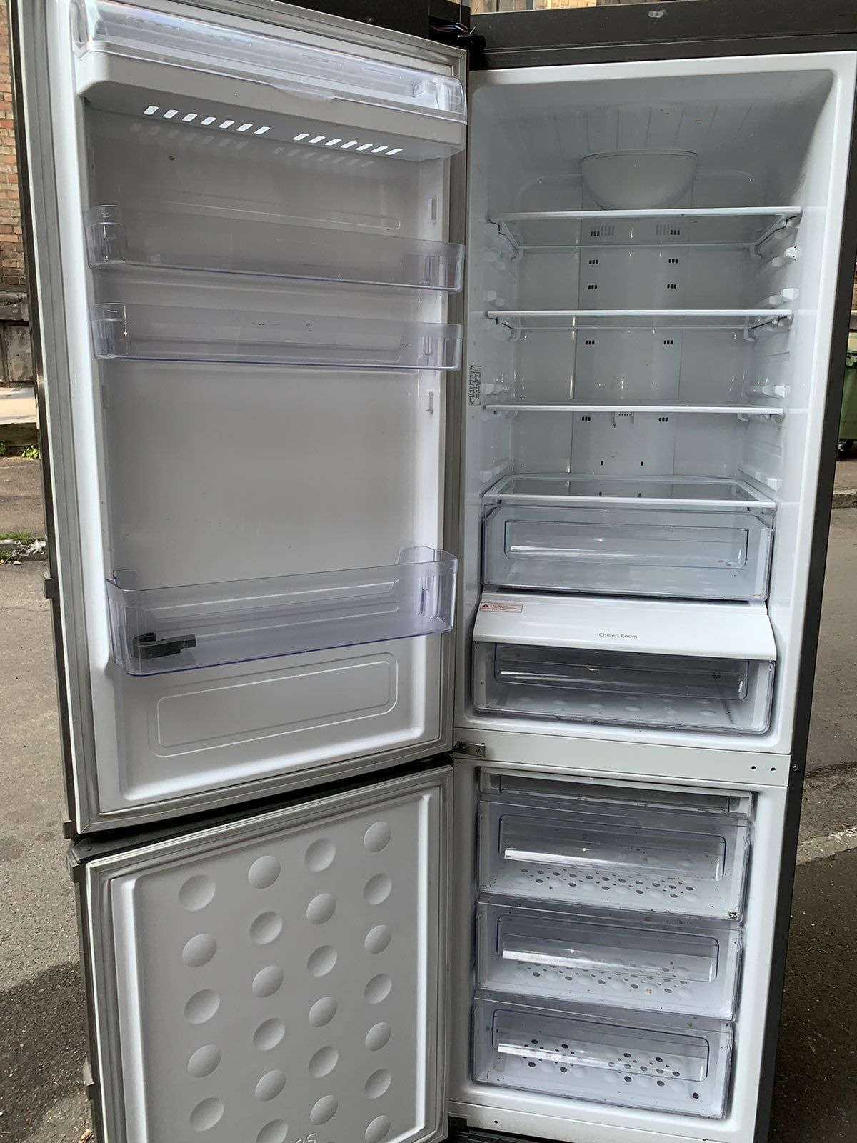 Сучасний холодильник Beko 1054w  привезений із Німеччини