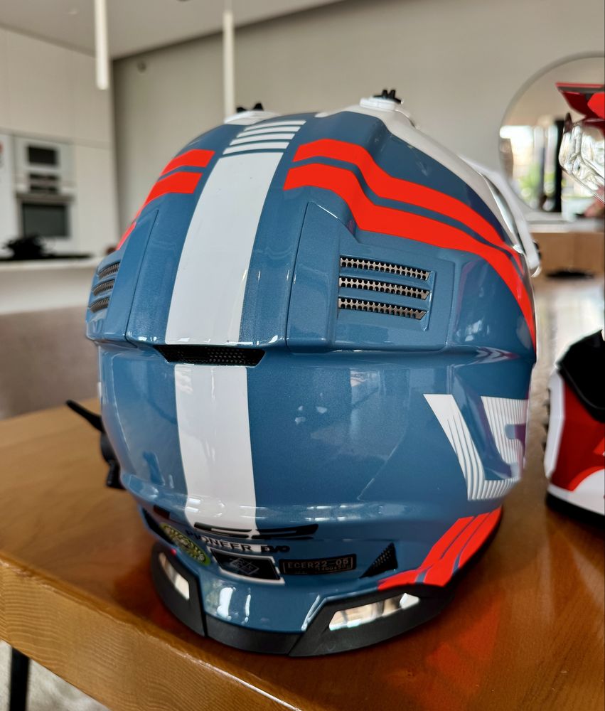 Capacete LS2 Pioneer com intercomunicador - novos