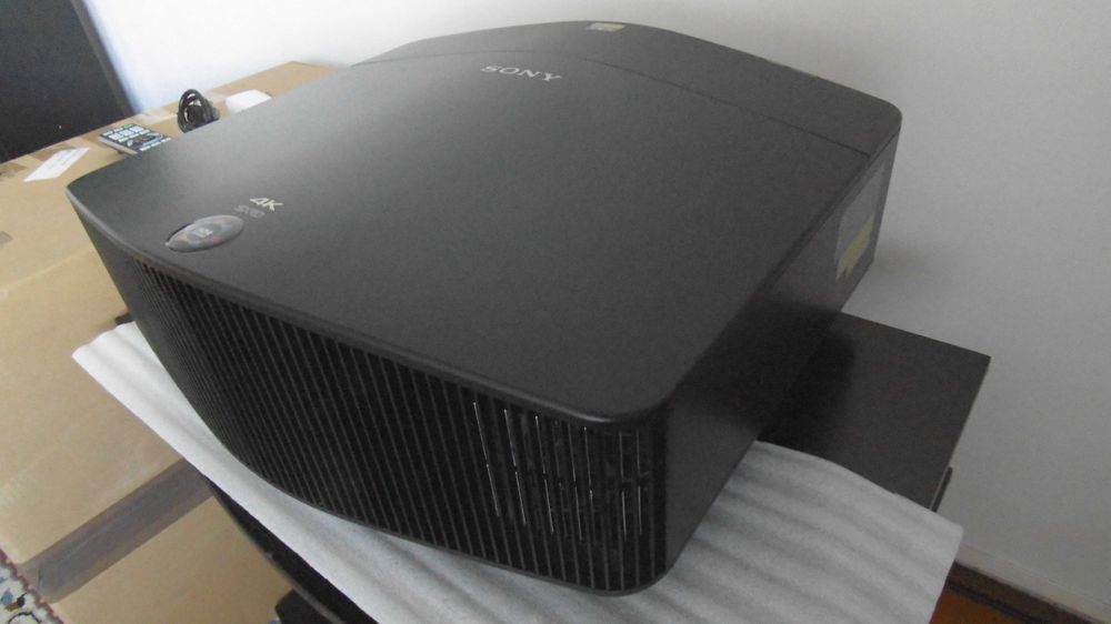 SONY VW790 4K LASER projektor rzutnik jak nowy tylko 730godzin. JVC XW